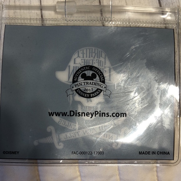 Disneyland pins. Holder bundle - Picture 6 of 6